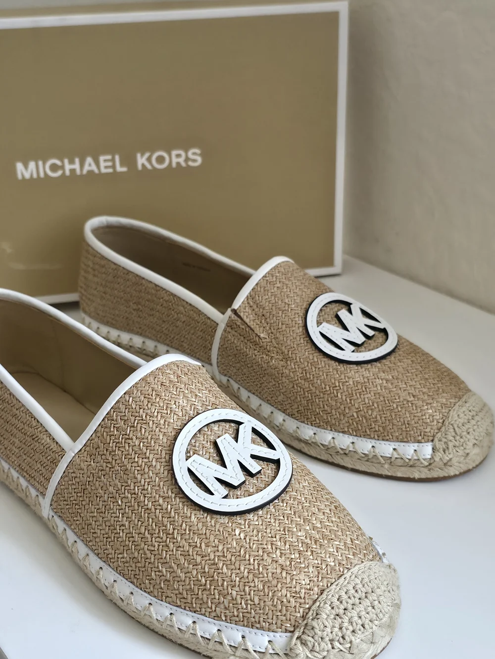 Michael Kors Natural Kenzie Espadri Straw Slip-Ons White Trim Size 9.5